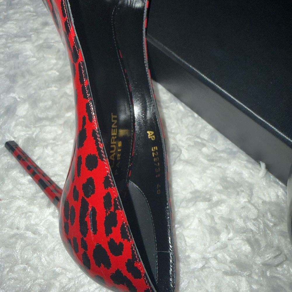 Saint Laurent Chiffon Babycat rouge Leopard Patent Pointed-Toe Pumps 40 NEW - Picture 6 of 9